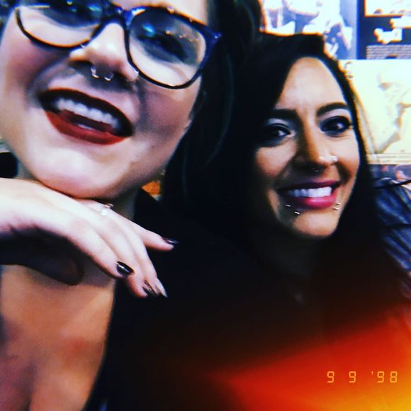 Meet your Posher, Nicole - Picture 1 of 1